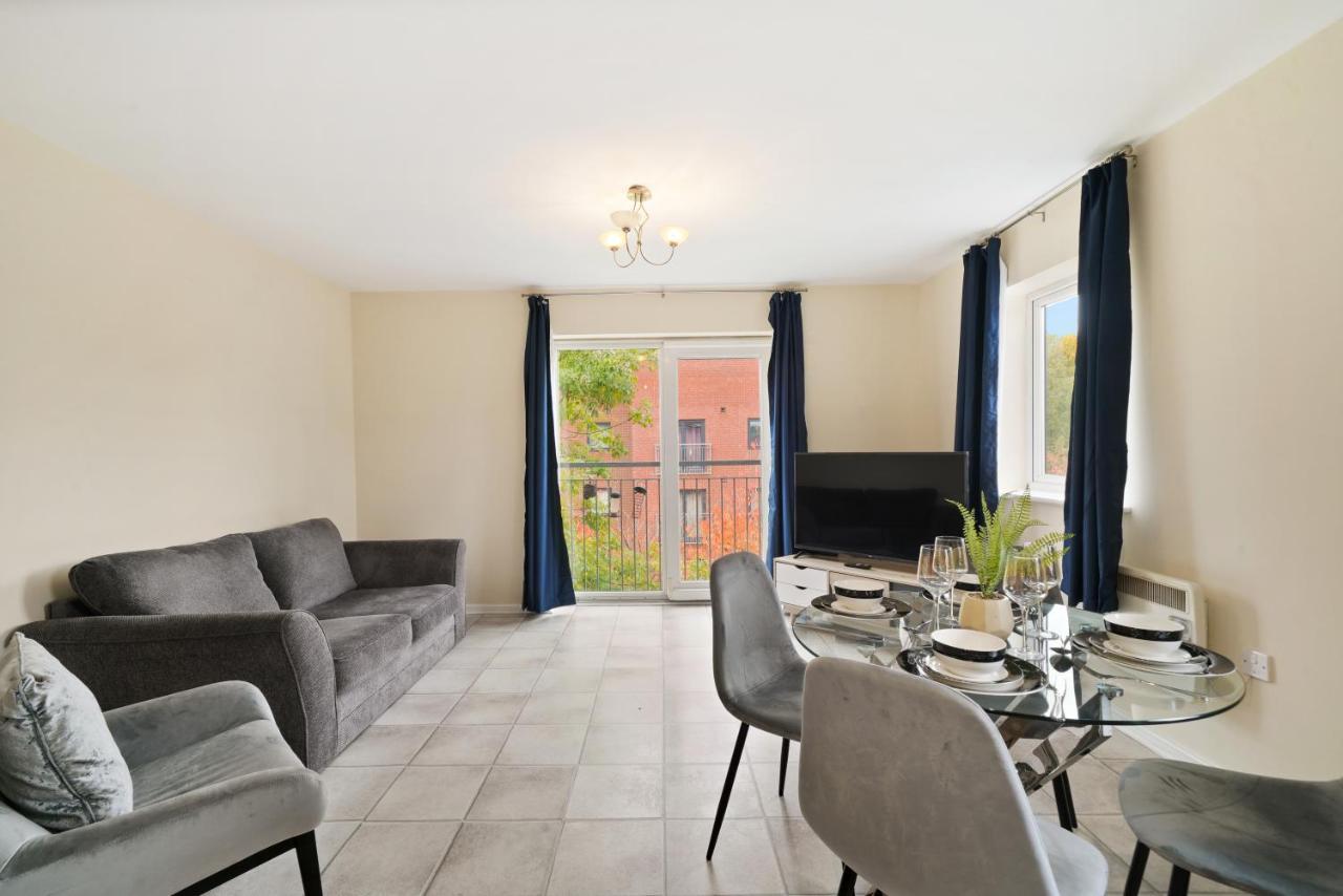 Peaceful 2Br Flat With Historic Bottle Kilns View & Free Parking Located Near City Centre Stoke-on-Trent 외부 사진