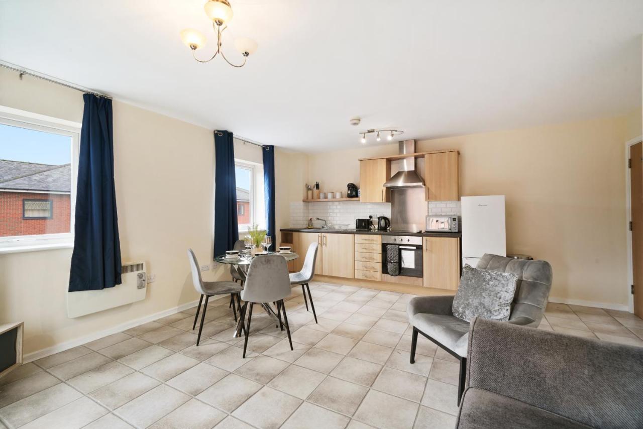 Peaceful 2Br Flat With Historic Bottle Kilns View & Free Parking Located Near City Centre Stoke-on-Trent 외부 사진