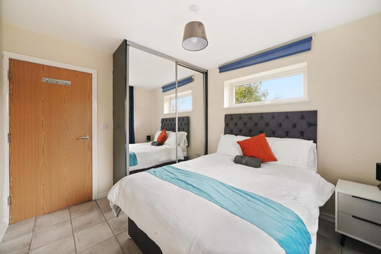 Peaceful 2Br Flat With Historic Bottle Kilns View & Free Parking Located Near City Centre Stoke-on-Trent 외부 사진