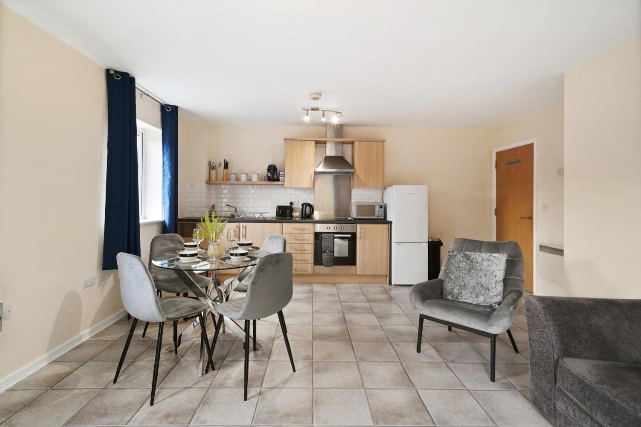 Peaceful 2Br Flat With Historic Bottle Kilns View & Free Parking Located Near City Centre Stoke-on-Trent 외부 사진