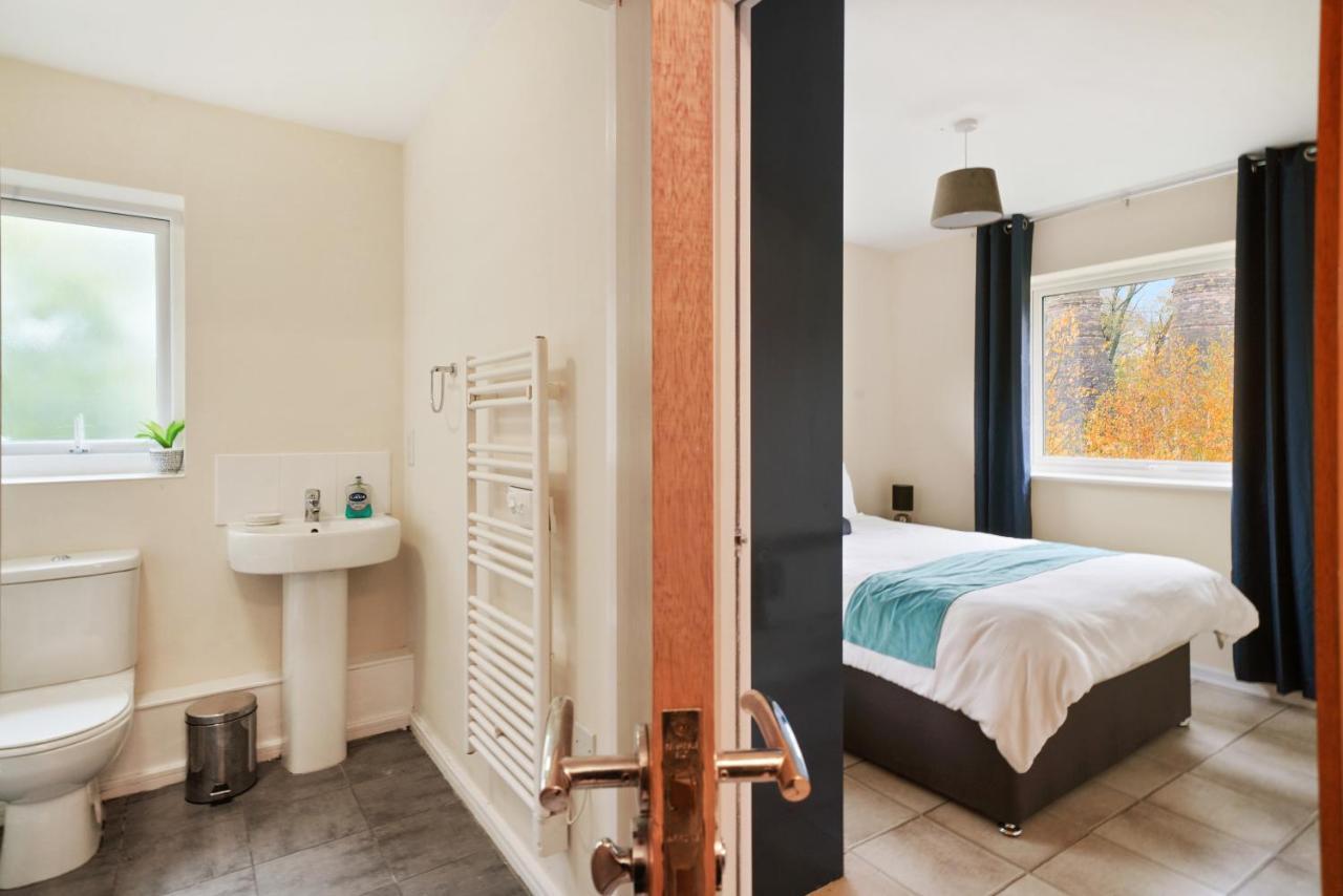 Peaceful 2Br Flat With Historic Bottle Kilns View & Free Parking Located Near City Centre Stoke-on-Trent 외부 사진