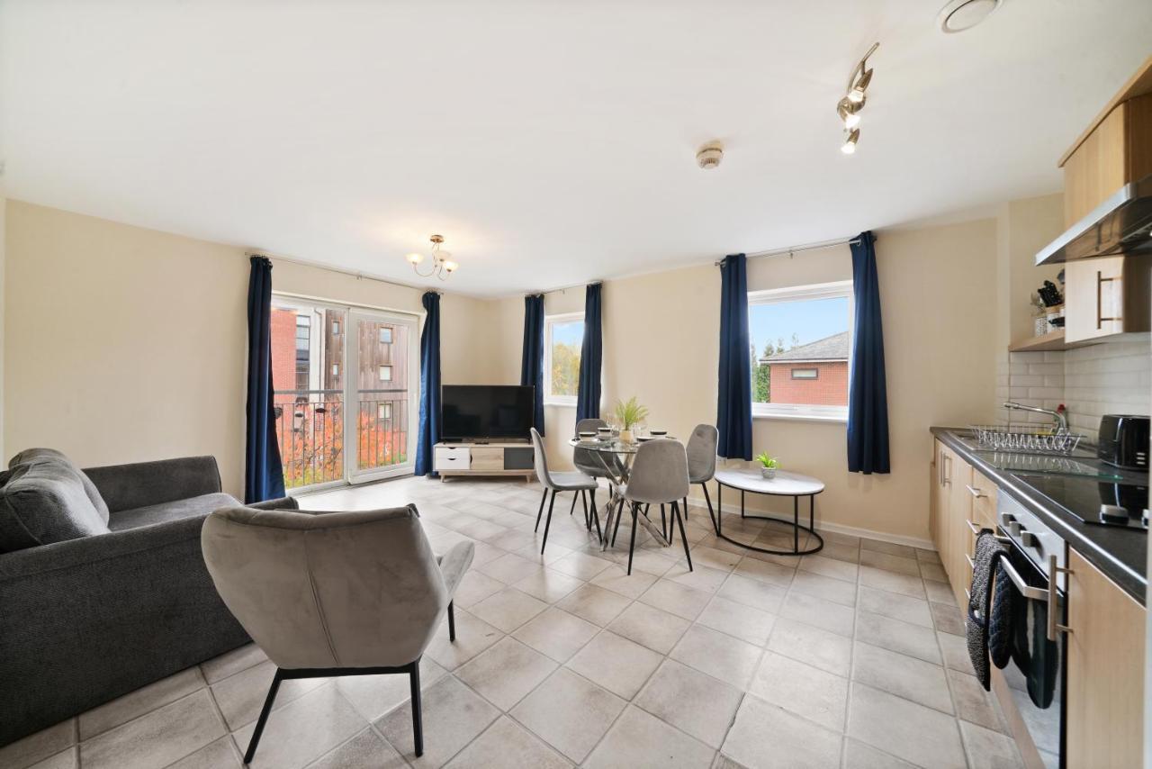 Peaceful 2Br Flat With Historic Bottle Kilns View & Free Parking Located Near City Centre Stoke-on-Trent 외부 사진