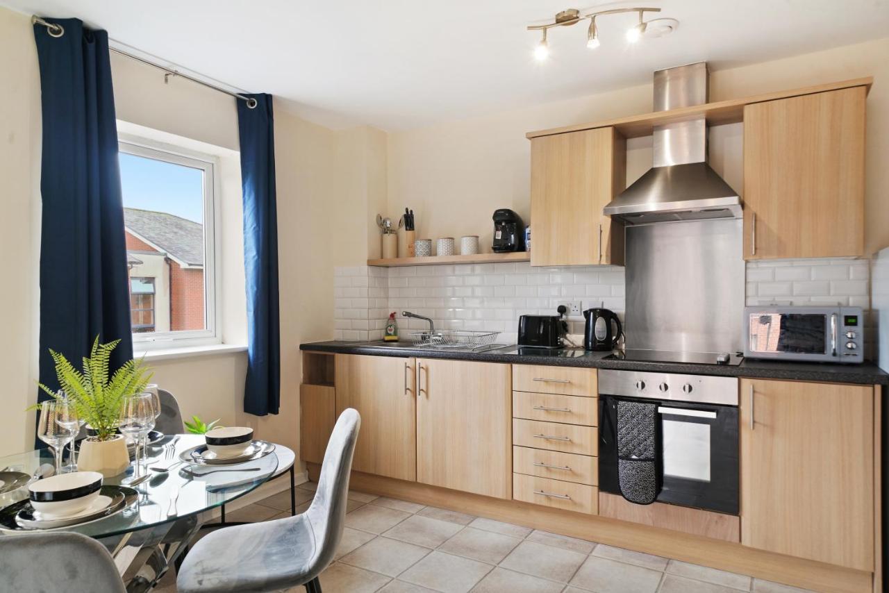 Peaceful 2Br Flat With Historic Bottle Kilns View & Free Parking Located Near City Centre Stoke-on-Trent 외부 사진
