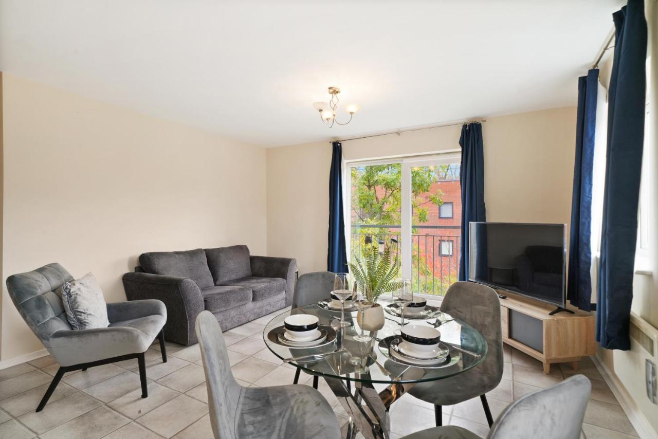 Peaceful 2Br Flat With Historic Bottle Kilns View & Free Parking Located Near City Centre Stoke-on-Trent 외부 사진